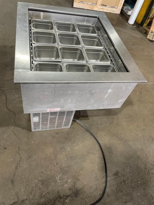 Nice! LATE MODEL! APW Wyott Commercial Stainless Steel Electric Powered Refrigerated Drop-In Cold Food Well! With Hotel/Steamtable Pans! Model: CW-2 SN: 200091105001! 115V 1 Phase! - Image 4 of 8