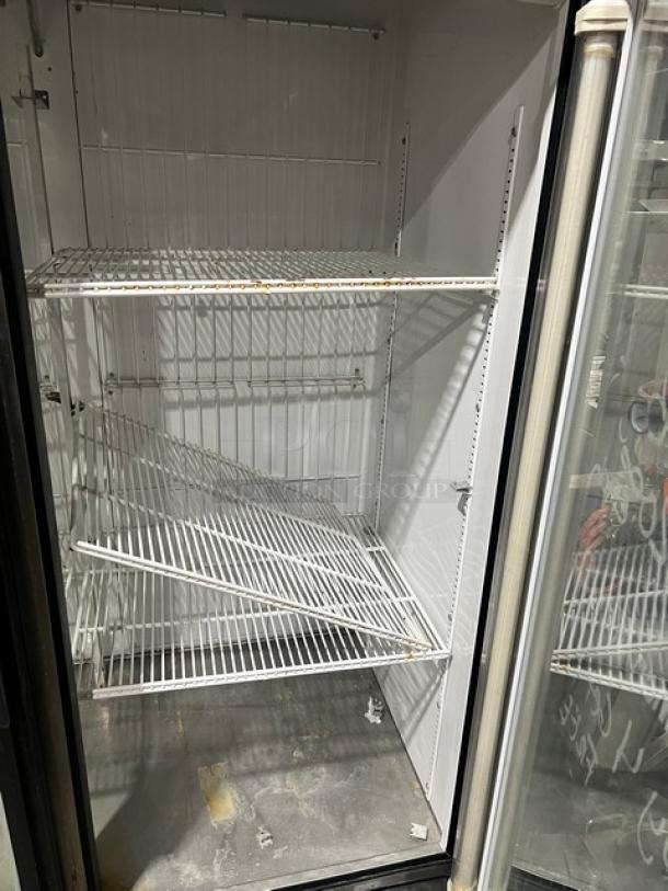 True Commerical Double Glass Swing Door Reach In Merchandiser Freezer! Energy Star Certified! With Adjustable Poly Coated Wire Racks! Model: GDM-49F SN: 7464769! 115/208-230V 1 Phase! On Casters! - Image 4 of 5