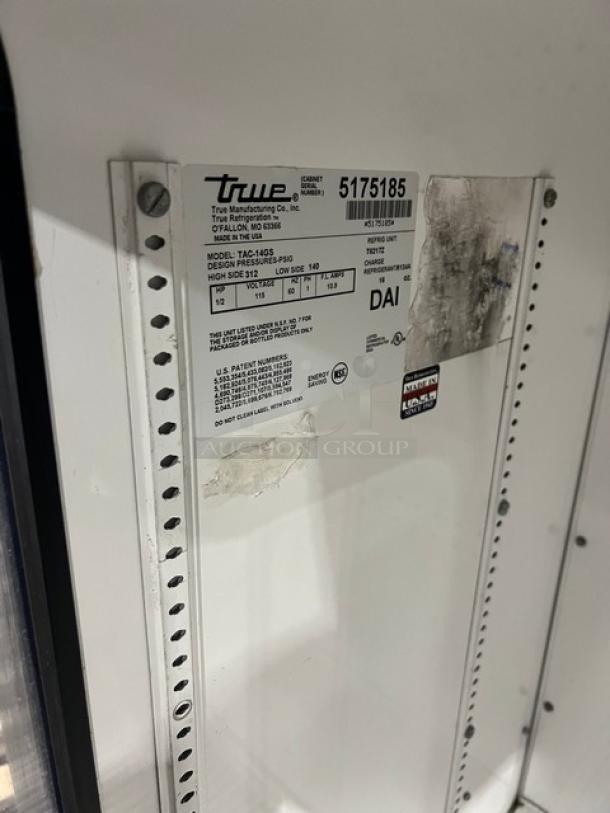 True Commercial Black Vertical Air-Curtain Refrigerated Open Grab-N-Go Merchandiser Display Case! Model: TAC-14GS SN:5175185! 115V 1 Phase!  On Legs! - Image 3 of 5