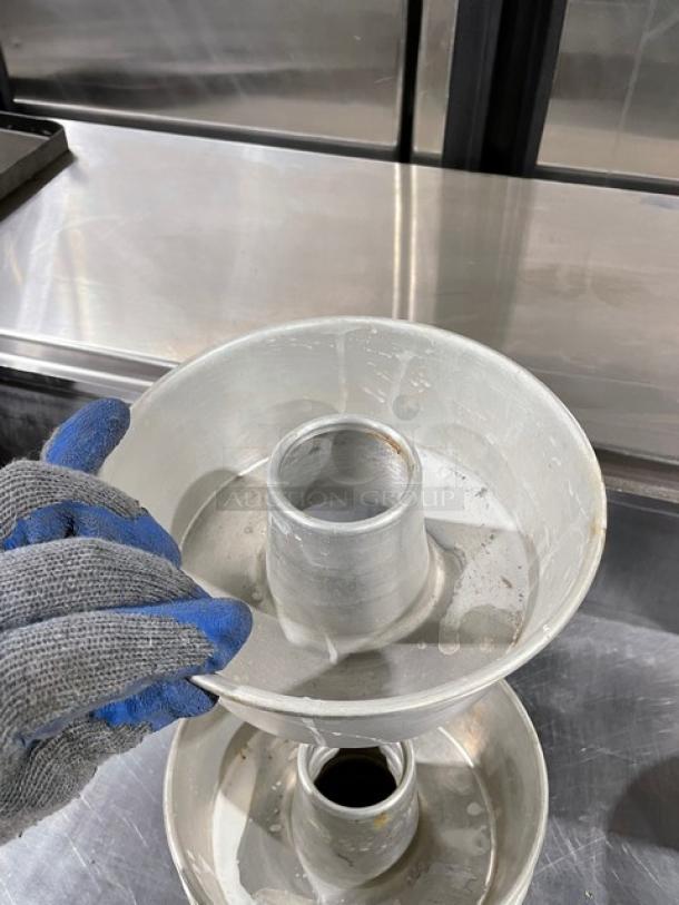 Commercial Round Tube/Bundt Cake Ring-Mold Baking Pans! 9X Your Bid! - Image 6 of 6