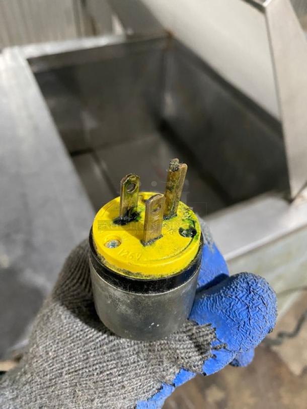 Cool-Tech Commercial Stainless Steel 2 Door Refrigerated 36" Bain Marie Style Mega Top Salad/Sandwich Prep Table! Model: Custom-36BMB SN: 116207! On Casters! - Image 7 of 11