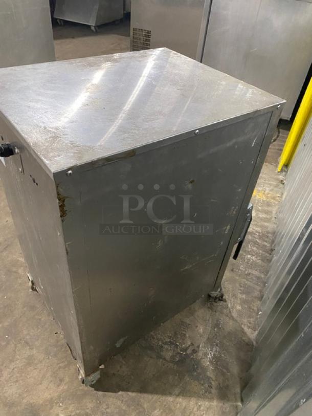 Alto-Shaam! 2018 Late Model! Halo Heat Series Commercial Stainless Steel Electric Powered 6 Pan Mobile Heated Holding Cabinet! With Built In Pan Holding Racks! Model: 500-S SN: 2287511-000! 120V 1 Phase! On Casters! Working When Removed! - Image 4 of 11