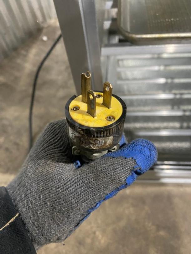 Hatco Glo-Ray Series Commercial Electric Powered Countertop 2-Tier Heated Merchandiser Display Showcase! With Sliding Access Doors! - Image 9 of 10