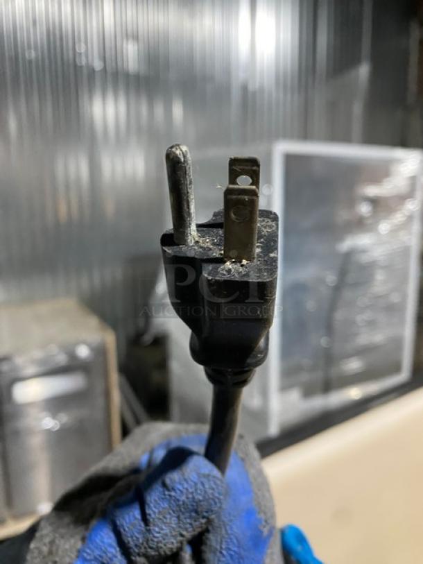 Manitowoc Commercial Stainless Steel 120 Lb. Hotel Ice Dispenser Storage Bin! With Push Dispenser & Drip Tray! Model: SPA-160 SN:610064719! 115V 1 Phase! On Legs! - Image 8 of 10