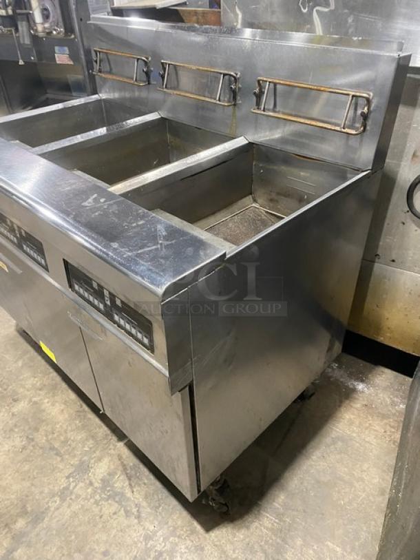 Frymaster Commercial Stainless Steel Natural Gas Powered 150 Lb. 3-Bay Deep Fat Fryer System! With Digital Controls! With Back Splash & Basket Hangers! Model: FPPH355 SN: 1603IE0053! 120V 1 Phase! On Casters! - Image 3 of 10