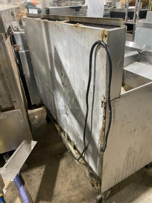 Frymaster Commercial Stainless Steel Natural Gas Powered 150 Lb. 3-Bay Deep Fat Fryer System! With Digital Controls! With Back Splash & Basket Hangers! Model: FPPH355 SN: 1603IE0053! 120V 1 Phase! On Casters! - Image 4 of 10