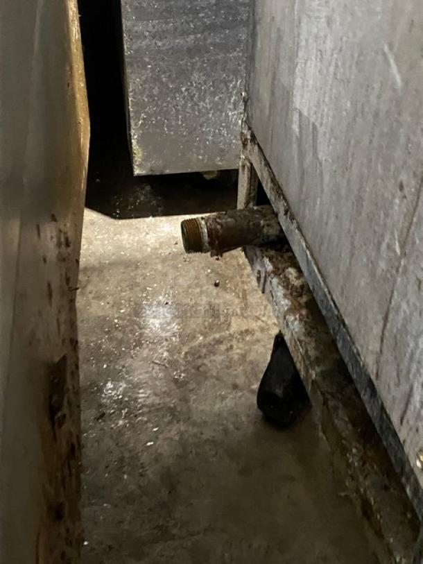 Frymaster Commercial Stainless Steel Natural Gas Powered 150 Lb. 3-Bay Deep Fat Fryer System! With Digital Controls! With Back Splash & Basket Hangers! Model: FPPH355 SN: 1603IE0053! 120V 1 Phase! On Casters! - Image 10 of 10