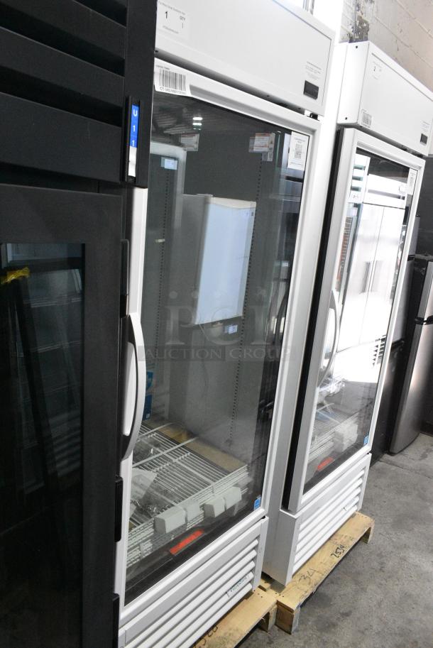 BRAND NEW SCRATCH AND DENT! 2025 True TSCI-600R-G-PH Metal Commercial Single Door Reach In Cooler Merchandiser w/ Poly Coated Racks. 115 Volts, 1 Phase. Tested and Working! - Image 2 of 7