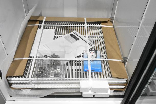 BRAND NEW SCRATCH AND DENT! 2025 True TSCI-600R-G-PH Metal Commercial Single Door Reach In Cooler Merchandiser w/ Poly Coated Racks. 115 Volts, 1 Phase. Tested and Working! - Image 6 of 7