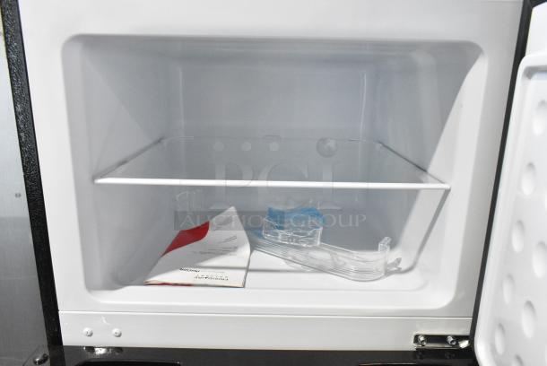 BRAND NEW SCRATCH AND DENT! Frigidaire FGFR727 Stainless Steel Reach In Cooler w/ Freezer. 115 Volts, 1 Phase. Tested and Working! - Image 5 of 9