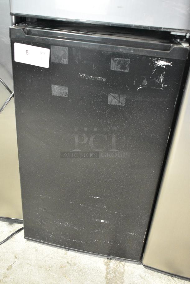 2020 Hisense RR33D6ABE Mini Cooler. 115 Volts, 1 Phase. Cannot Test Due To Cut Power Cord - Image 2 of 7