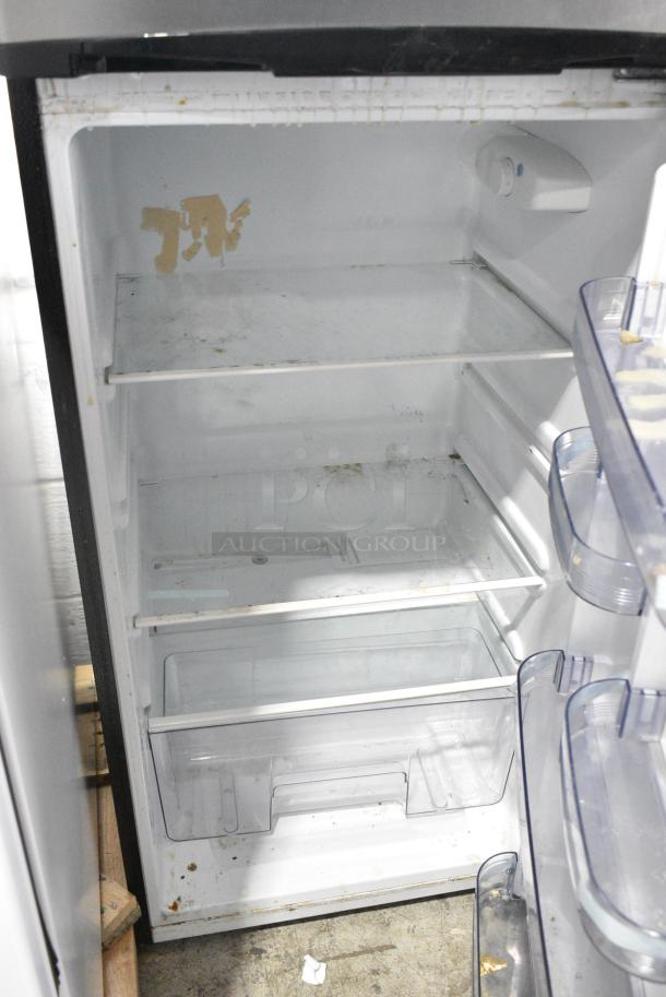 Thomson TFR725 Stainless Steel Reach In Cooler w/ Freezer. 115 Volts, 1 Phase. Tested and Powers On But Does Not Get Cold - Image 4 of 7