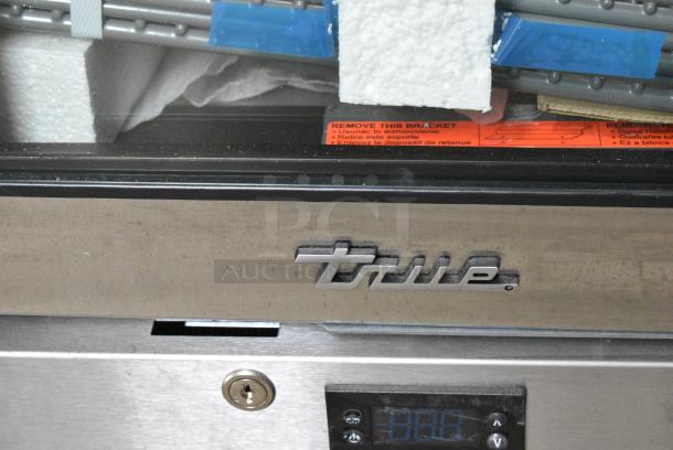 BRAND NEW SCRATCH AND DENT! 2023 True T-11G-HC Metal Commercial Single Door Reach In Cooler Merchandiser w/ Poly Coated Racks. 115 Volts, 1 Phase. Tested and Working! - Image 3 of 6