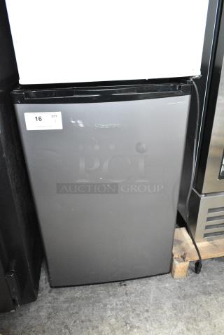 Hisense RR44D6ASE Mini Cooler. 115 Volts, 1 Phase. Tested and Working!