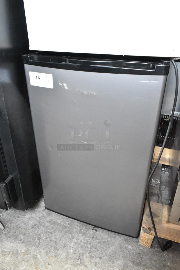 Hisense RR44D6ASE Mini Cooler. 115 Volts, 1 Phase. Tested and Working! - Image 2 of 6