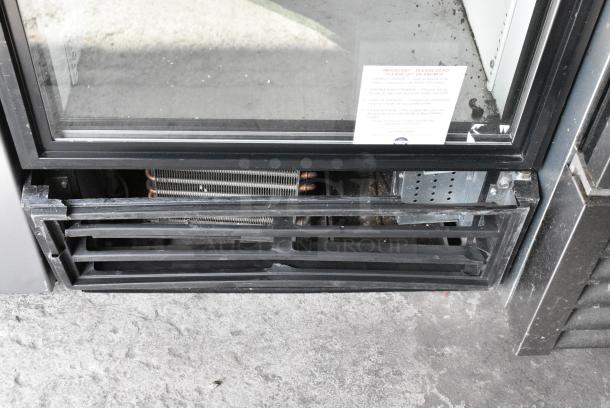 True GDM-12 Metal Commercial Single Door Reach In Cooler Merchandiser. 115 Volts, 1 Phase. Tested and Powers On But Does Not Get Cold - Image 3 of 6