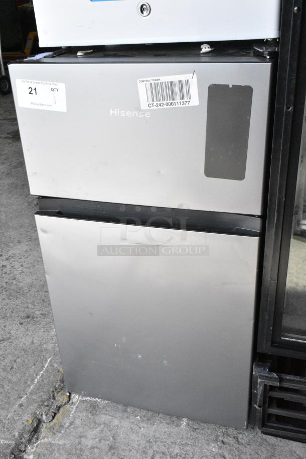 2024 Hisense LMT33M6AVE Mini Cooler w/ Freezer. 115 Volts, 1 Phase. Cannot Test Due To Cut Power Cord - Image 2 of 7