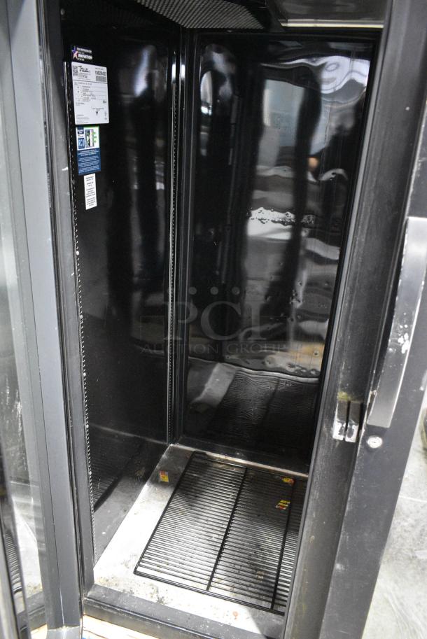 2020 True STG2RPTVLD-2G-2S-HC Metal Commercial 2 Door Reach In Cooler Merchandiser. 115 Volts, 1 Phase. Tested and Working! - Image 4 of 5