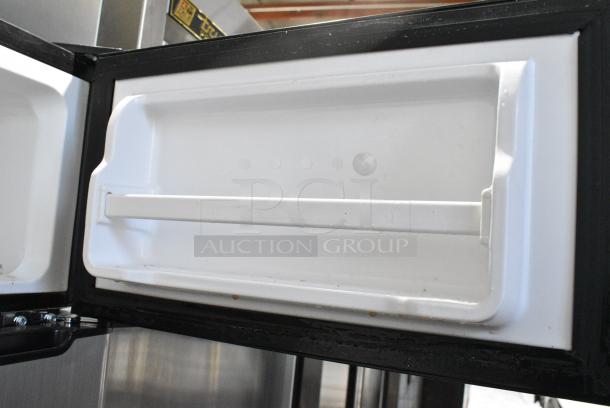 Haier HC32TW10SV Mini Cooler w/ Freezer. 115 Volts, 1 Phase. Tested and Powers On But Does Not Get Cold - Image 6 of 9