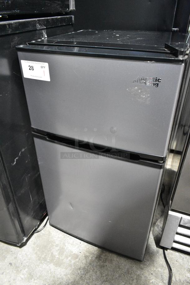 Arctic King ARM32D5ASL Mini Cooler w/ Freezer. 115 Volts, 1 Phase.  Tested and Working! - Image 2 of 9