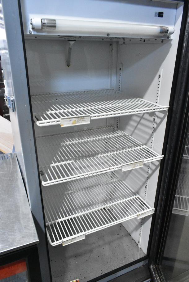True GDM-12 Metal Commercial Single Door Reach In Cooler Merchandiser. 115 Volts, 1 Phase. Tested and Powers On But Does Not Get Cold - Image 5 of 6