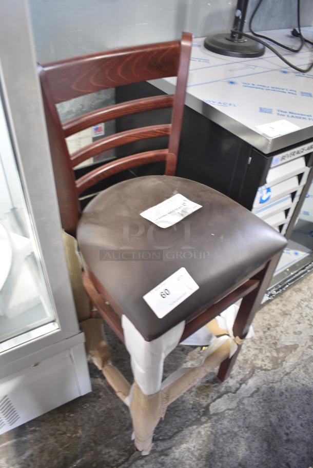 BRAND NEW SCRATCH AND DENT! Lancaster Table & Seating 164BWLMVDBAS Mahogany Finish Wood Ladder Back Bar Stool with Dark Brown Vinyl Seat - Assembled - Image 2 of 5