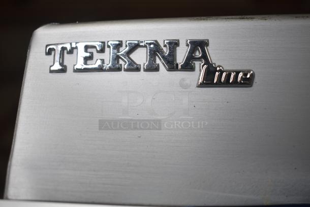 Tekna Metal Single Door Reach In Cooler Merchandiser. See Pictures for Broken Glass. 115 Volts, 1 Phase. Tested and Working! - Image 4 of 10
