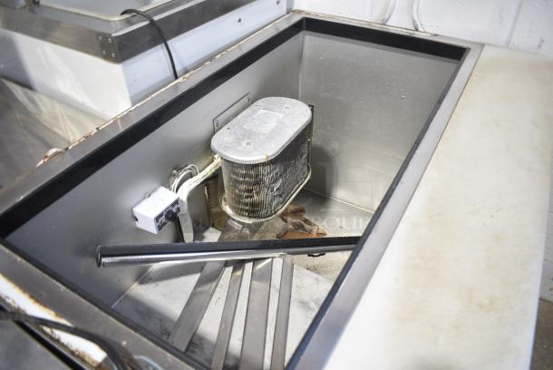 2016 Leader LM48 S/C Stainless Steel Commercial Prep Table on Commercial Casters. 115 Volts, 1 Phase. Tested and Powers On But Does Not Get Cold - Image 3 of 7