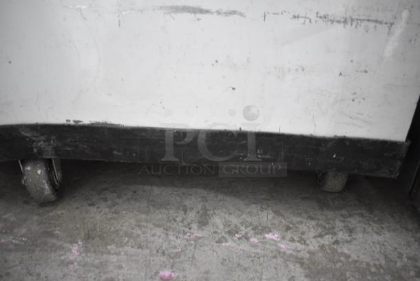 Master-Bilt DD-26 Metal Commercial Ice Cream Dipping Cabinet on Commercial Casters. 115/208-230 Volts, 1 Phase. Tested and Powers On But Does Not Get Cold - Image 5 of 7