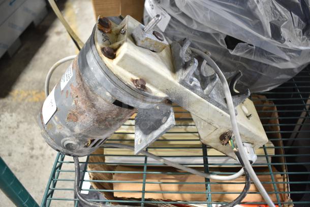 Dayton 9Z418 Split Phase Gearmotor. 115/230 Volts, 1 Phase. - Image 1 of 6