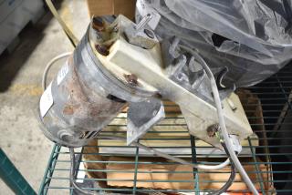 Dayton 9Z418 Split Phase Gearmotor. 115/230 Volts, 1 Phase.