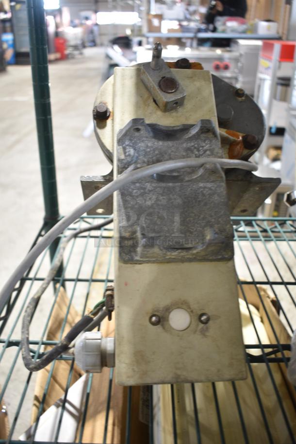 Dayton 9Z418 Split Phase Gearmotor. 115/230 Volts, 1 Phase. - Image 4 of 6