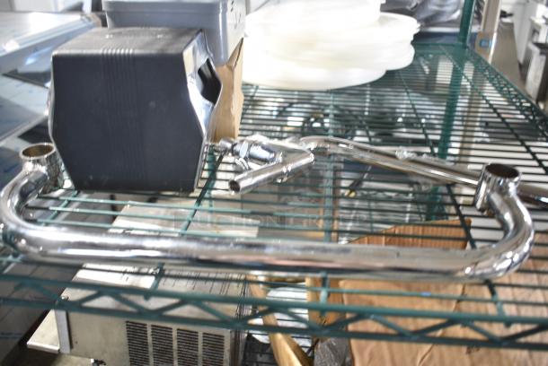 ALL ONE MONEY! Tier Lot of Various Items Including Napkin Dispenser and Poly Round Lids - Image 4 of 5