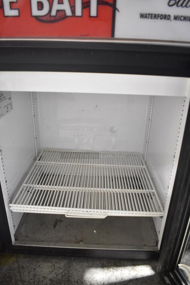 True GDM-05-LD Metal Commercial Mini Cooler Merchandiser. 115 Volts, 1 Phase. Tested and Working! - Image 6 of 8