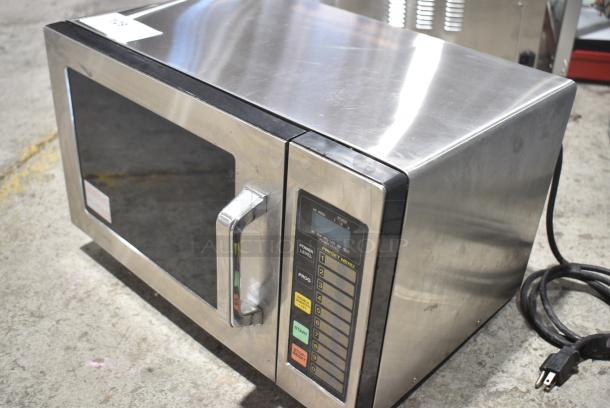 BRAND NEW SCRATCH AND DENT! Panasonic NE-1064F Stainless Steel Commercial Countertop Microwave Oven 120 Volts, 1 Phase. - Image 3 of 7