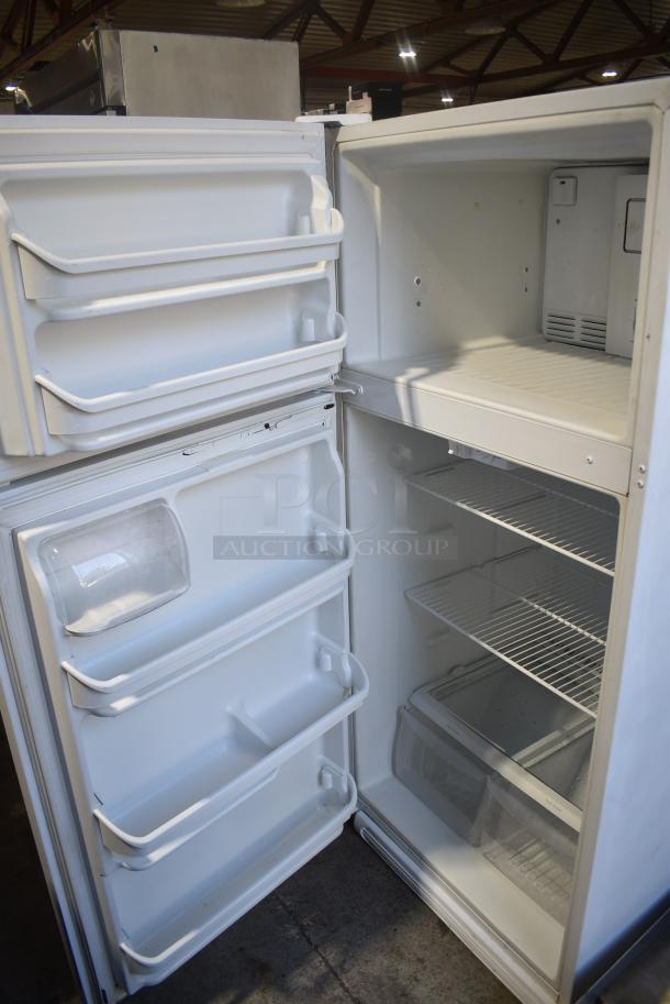 Frigidaire FFHT1814TW0 Cooler w/ Freezer. 115 Volts, 1 Phase. Tested and Working! - Image 5 of 7