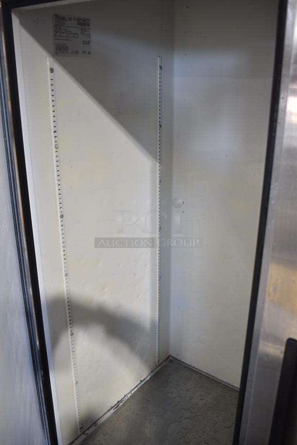 True T-49F Stainless Steel Commercial 2 Door Reach In Freezer on Commercial Casters. 115 Volts, 1 Phase. Cannot Test - Unit Trips Breaker - Image 5 of 10