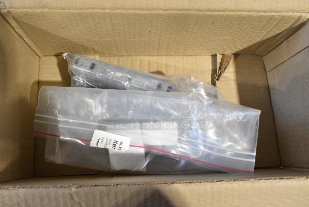 BRAND NEW SCRATCH AND DENT! 131HD27080 Alto-Shaam HD-27080 Door Handle. Missing Parts - Image 3 of 6