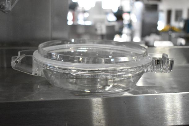 BRAND NEW SCRATCH AND DENT! AvaMix Revolution 9283BLCL34 3 Qt. Clear Plastic Bowl and Smooth "S" Blade for 1 hp Food Processors - Image 5 of 9
