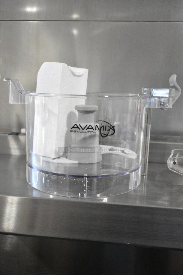 BRAND NEW SCRATCH AND DENT! AvaMix Revolution 9283BLCL34 3 Qt. Clear Plastic Bowl and Smooth "S" Blade for 1 hp Food Processors - Image 6 of 9