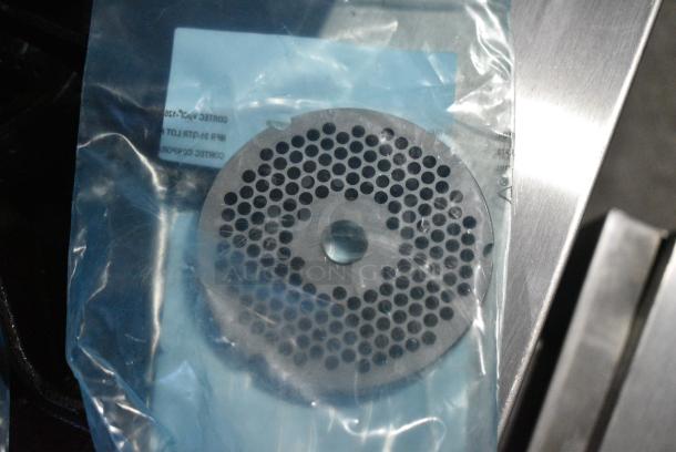 5 BRAND NEW SCRATCH AND DENT! Items Including Fan, Hobart SHRED-1/16 1/16" Grater / Shredder Plate 425SHRED116,Hobart 3246PLT-1/4S 32 1/4" Stay Sharp Grinder Plate for 4146, 4246, 4732, MG2032, and MG1532, Hobart 3246PLT-3/16S #32 3/16" Stay Sharp Grinder Plate for 4146, 4246, 4732, MG2032, and MG1532 Meat Grinders / Choppers 4253246P316S. 5 Times Your Bid! - Image 12 of 13