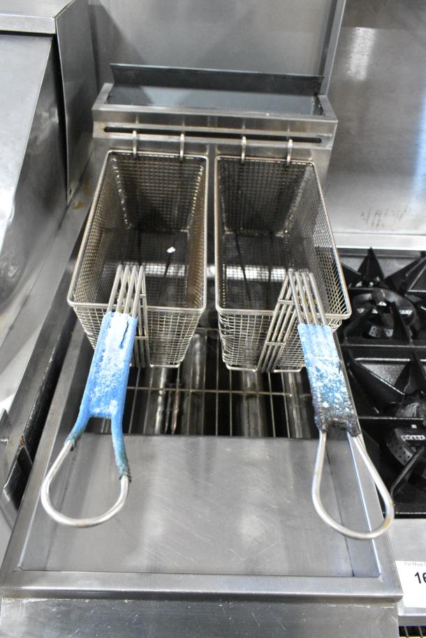 Asber Stainless Steel Commercial Floor Style Natural Gas Powered Deep Fat Fryer w/ 2 Metal Fry Baskets on Commercial Casters. - Image 4 of 7