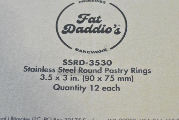 8 BRAND NEW SCRATCH AND DENT! Fat Daddio's SSRD-3530 ProSeries 3 1/2" x 3" Stainless Steel Round Cake / Food Ring Mold. 8 Times Your Bid! - Image 3 of 4