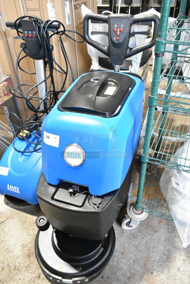 BRAND NEW SCRATCH AND DENT! Lavex WT2412PNG Floor Cleaning Machine. 100-240 Volts, 1 Phase. Tested and Working! - Image 3 of 9
