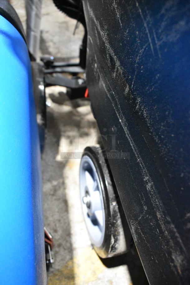 BRAND NEW SCRATCH AND DENT! Lavex WT2412PNG Floor Cleaning Machine. 100-240 Volts, 1 Phase. Tested and Working! - Image 6 of 9