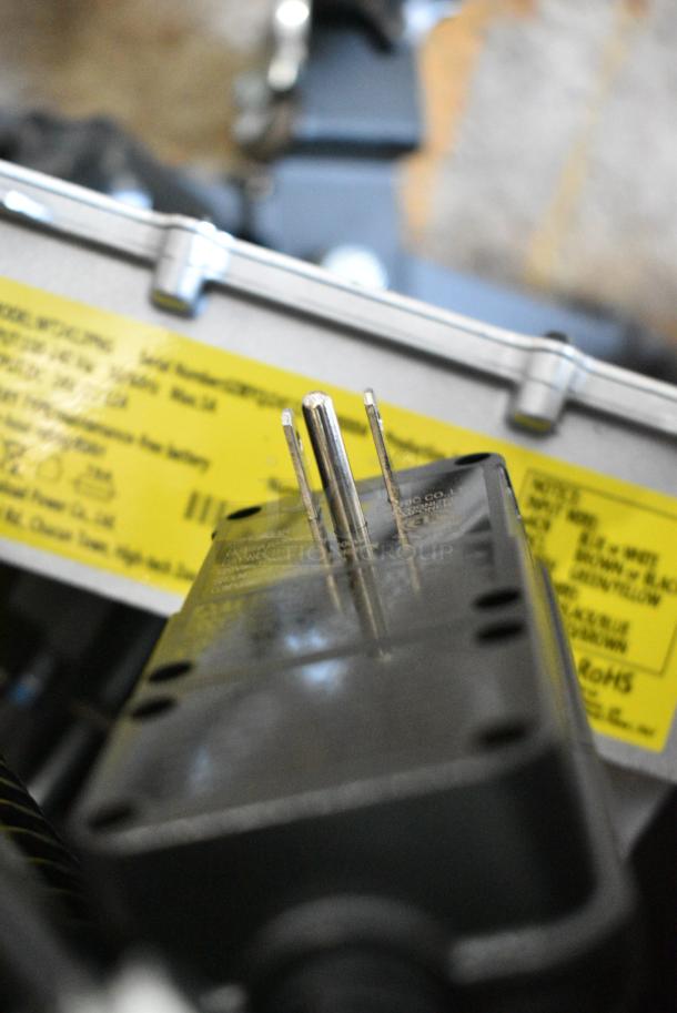 BRAND NEW SCRATCH AND DENT! Lavex WT2412PNG Floor Cleaning Machine. 100-240 Volts, 1 Phase. Tested and Working! - Image 8 of 9