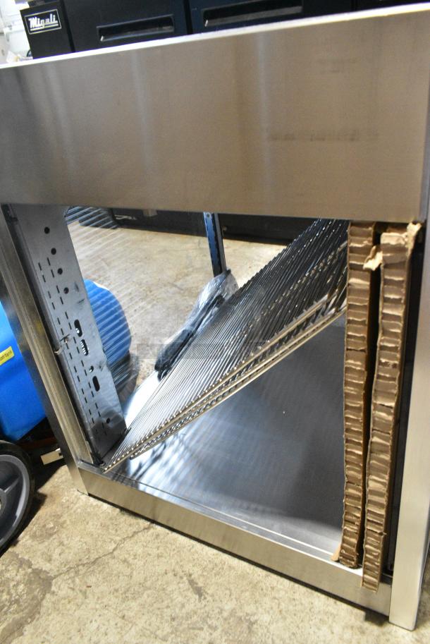 BRAND NEW SCRATCH AND DENT! ServIt 423PDW18D1S 18" Full-Service Countertop Display Warmer with 4 Shelves. 120 Volts, 1 Phase. Tested and Working! - Image 6 of 7