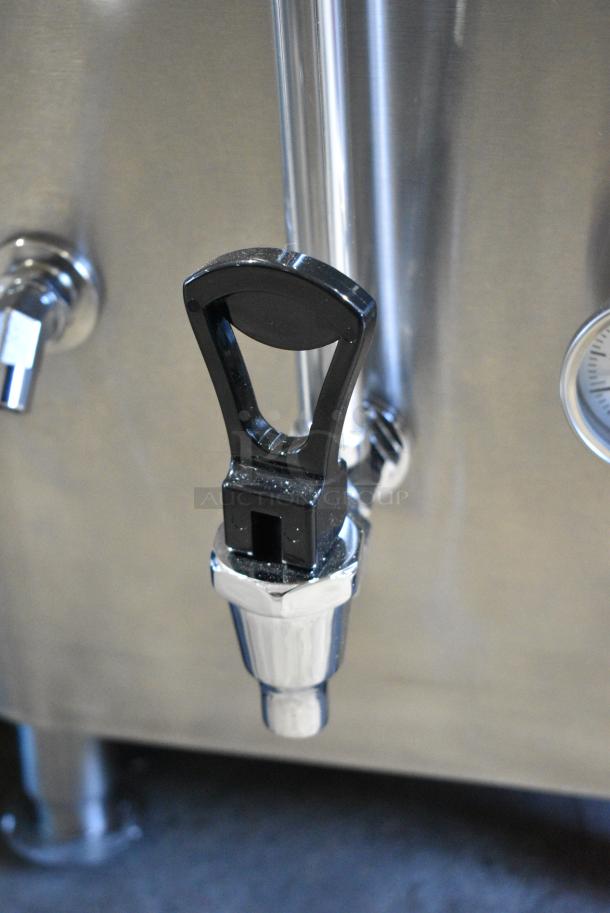 BRAND NEW SCRATCH AND DENT! Avantco 177HWD15 Stainless Steel 15 Gallon Bulk Hot Water Dispenser. 120 Volts, 1 Phase. - Image 5 of 9