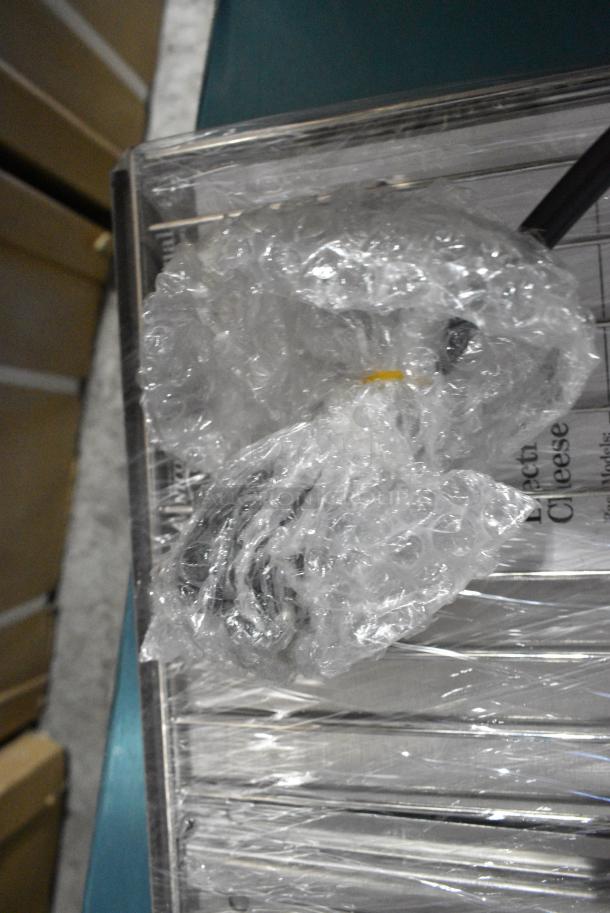 BRAND NEW SCRATCH AND DENT! 2024 Avantco 177CHSME231M Stainless Steel 23" Electric Countertop Cheese Melter. 208/240 Volts, 1 Phase. - Image 7 of 8