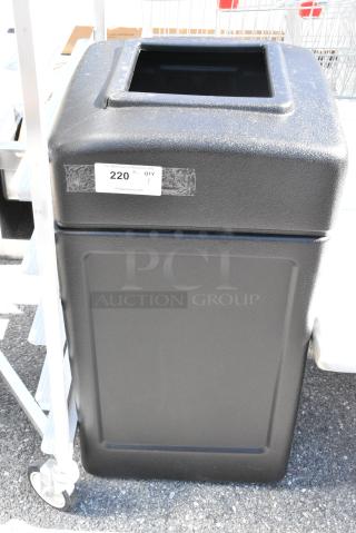 BRAND NEW SCRATCH AND DENT! Black Poly Trash Can Shell w/ Lid